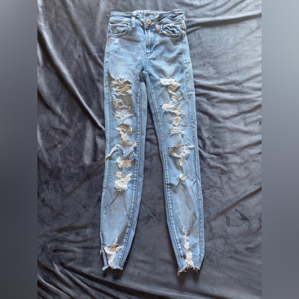 American Eagle Outfitters Light Blue Distressed Skinny Jeans